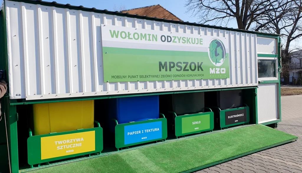 MPSZOK, czyli mobilny punkt selektywnej zbiórki odpadów komunalnych należący do gminy Wołomin