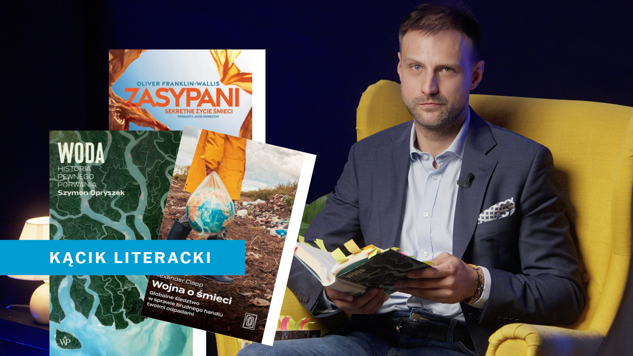 3 książki ekologiczne i Jakub Pawłowski czytający jedną z nich